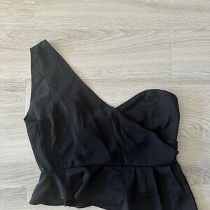Black One-Shoulder Superdown top